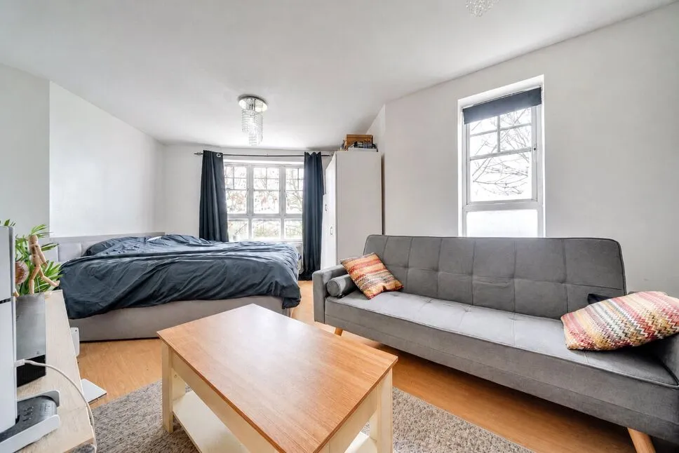 Greenhaven Drive, London, SE28, photo 3