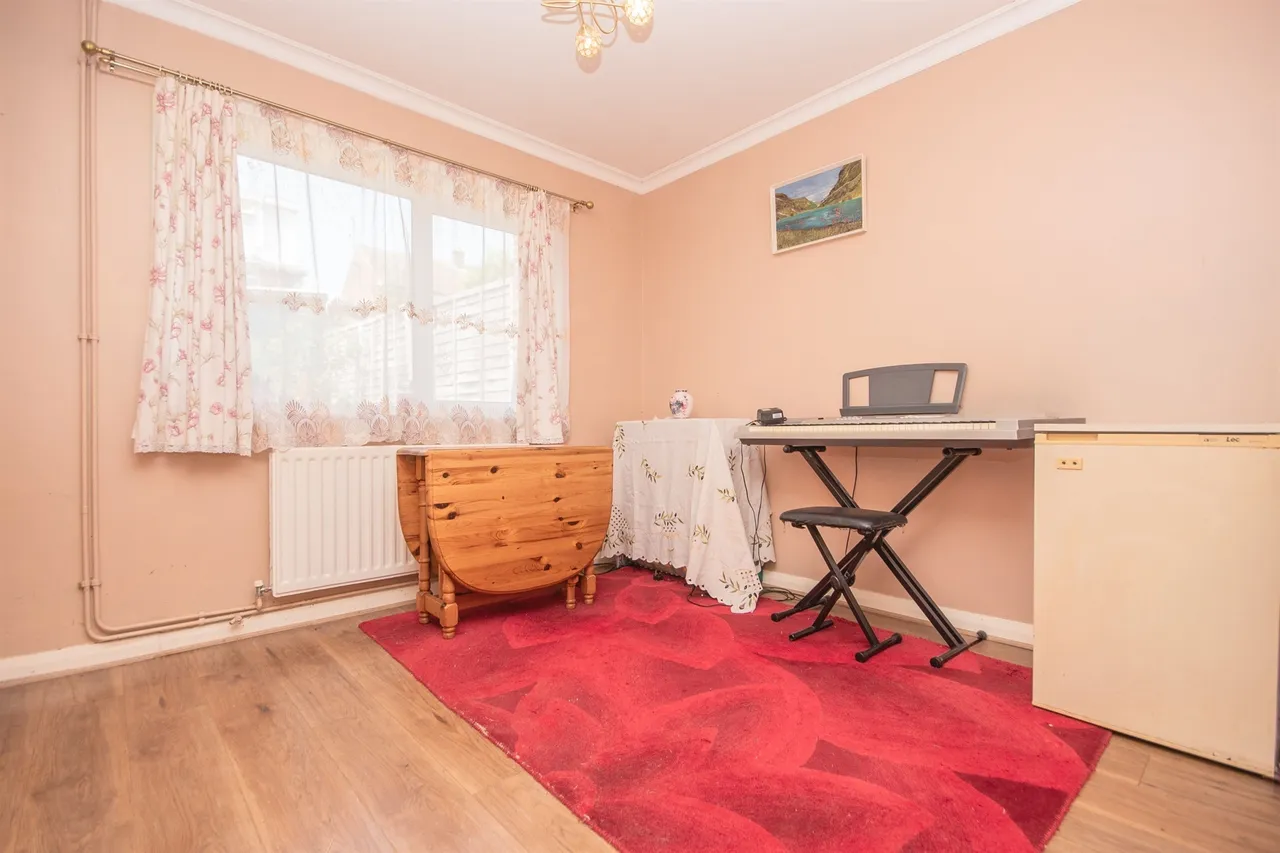 Alder Close, Kettering, NN14, photo 5