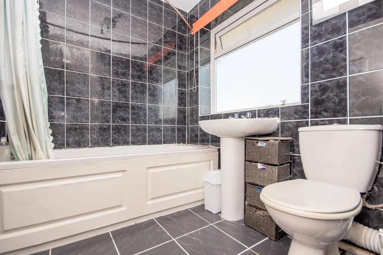 Alder Close, Kettering, NN14, photo 9