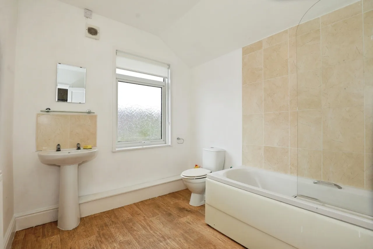 Hall O'Shaw Street, Crewe, Cheshire, CW1, photo 12