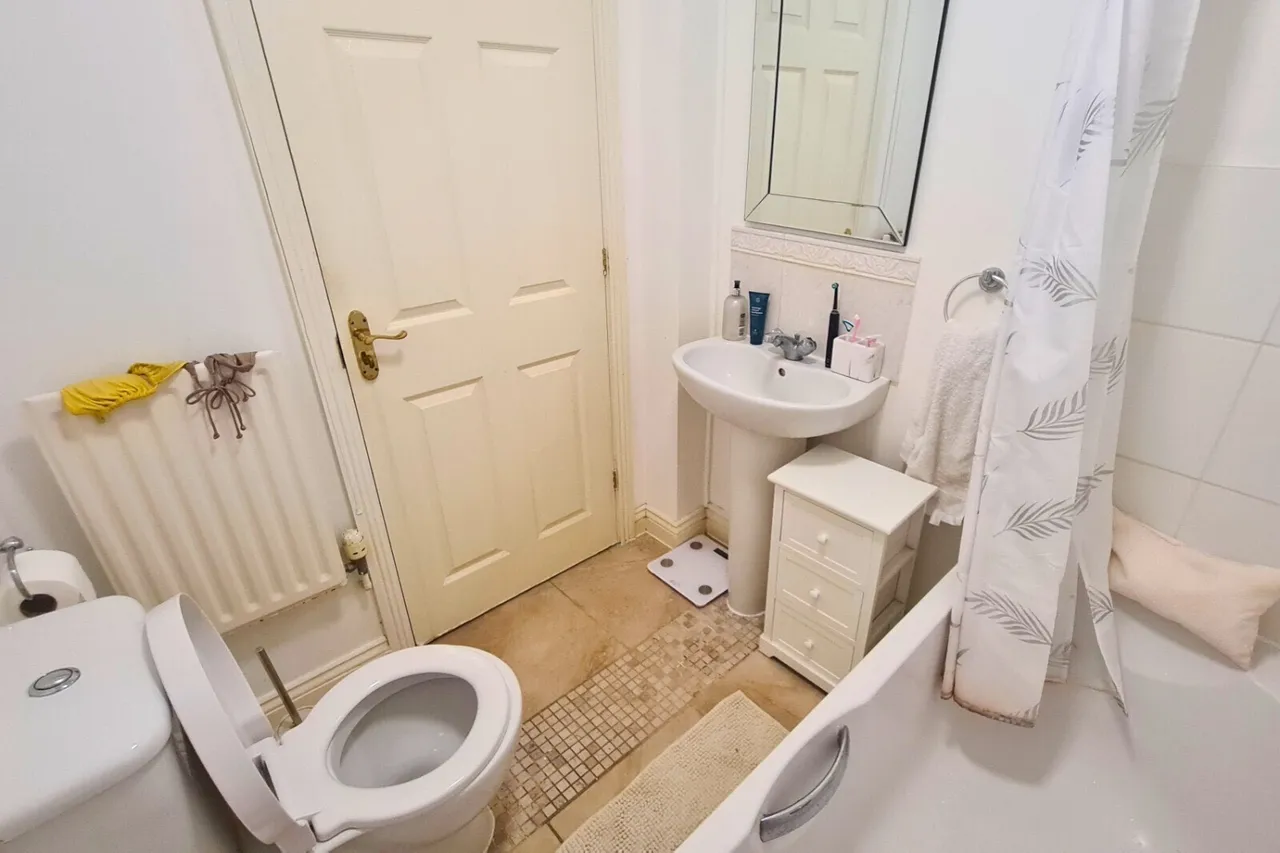 Tavistock Street, MK2, photo 7