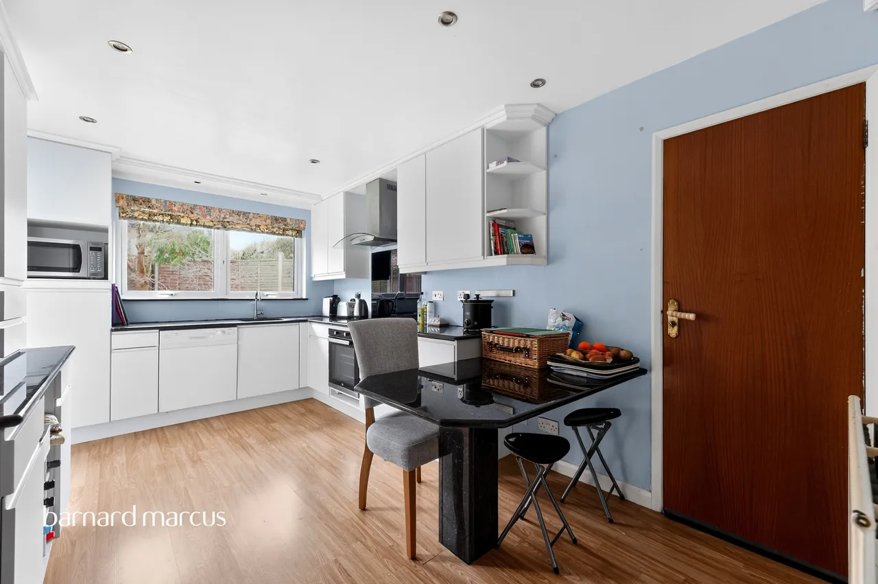 Auriol Park Road, Worcester Park, KT4, photo 8