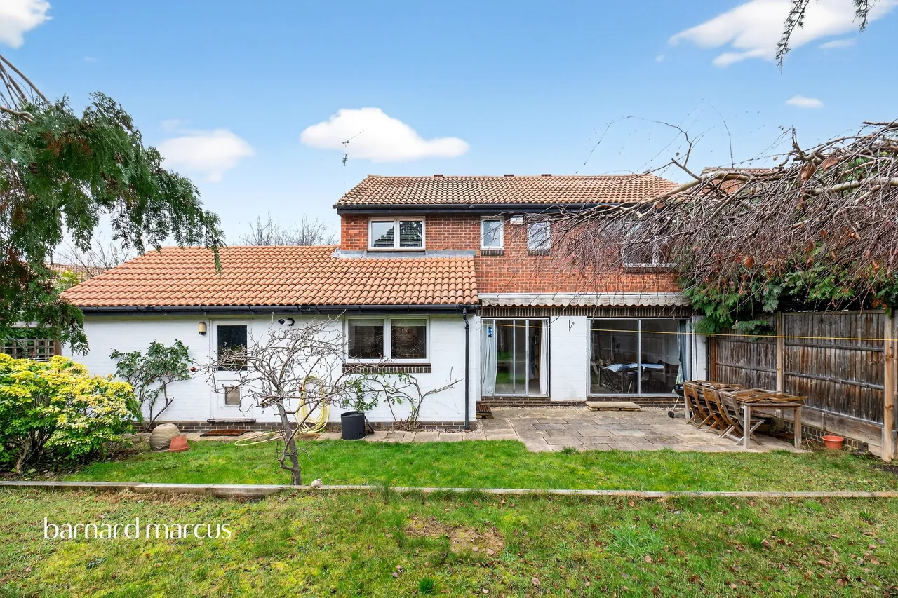 Auriol Park Road, Worcester Park, KT4, photo 15