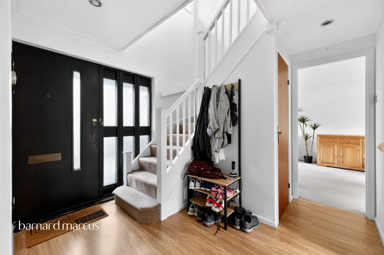 Auriol Park Road, Worcester Park, KT4, photo 6