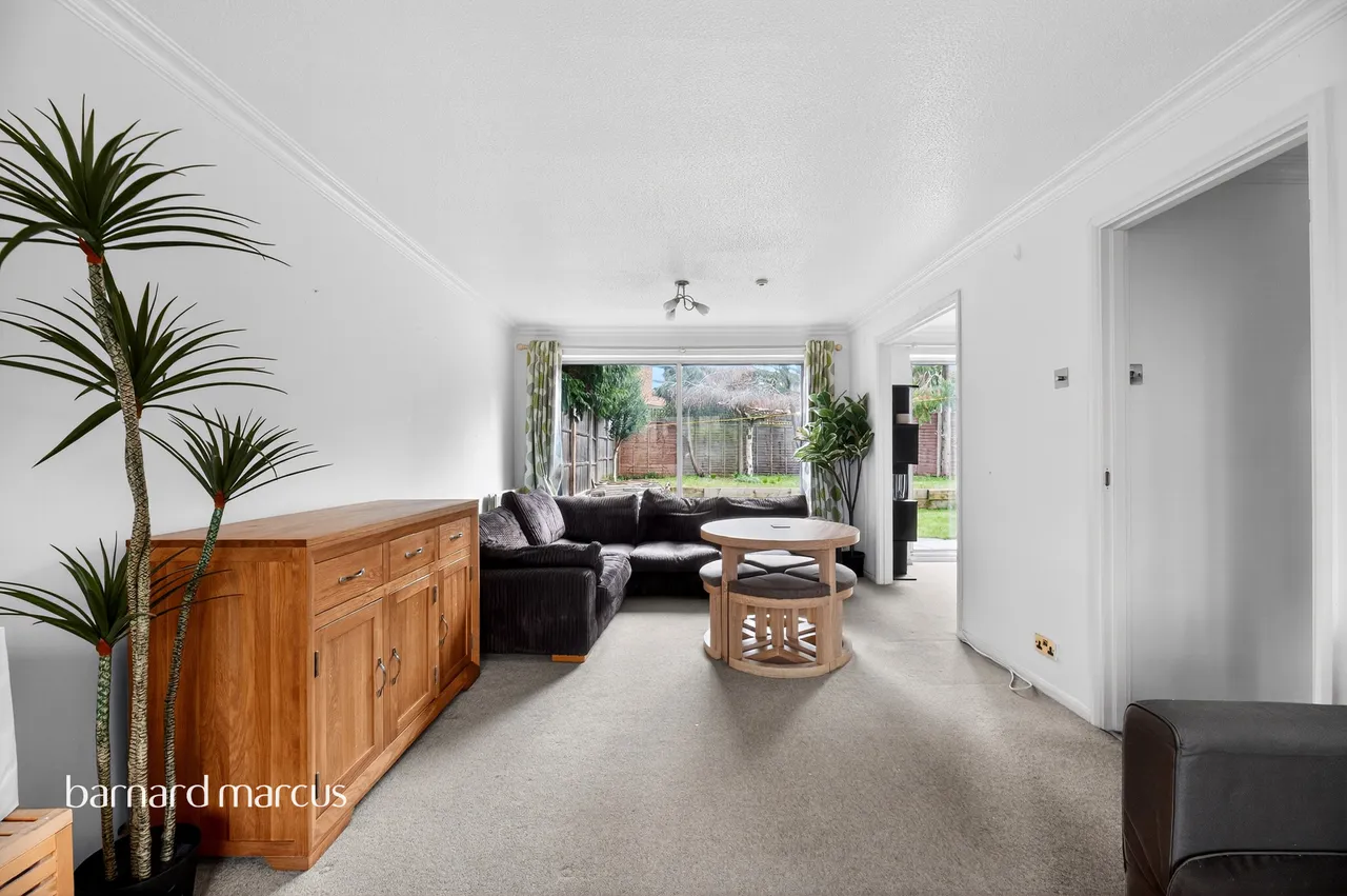 Auriol Park Road, Worcester Park, KT4, photo 2