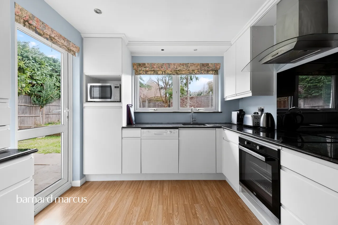 Auriol Park Road, Worcester Park, KT4, photo 9