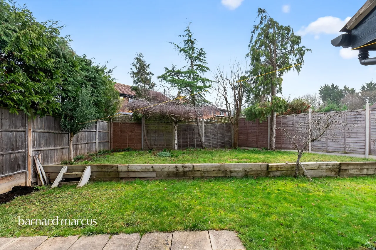 Auriol Park Road, Worcester Park, KT4, photo 14