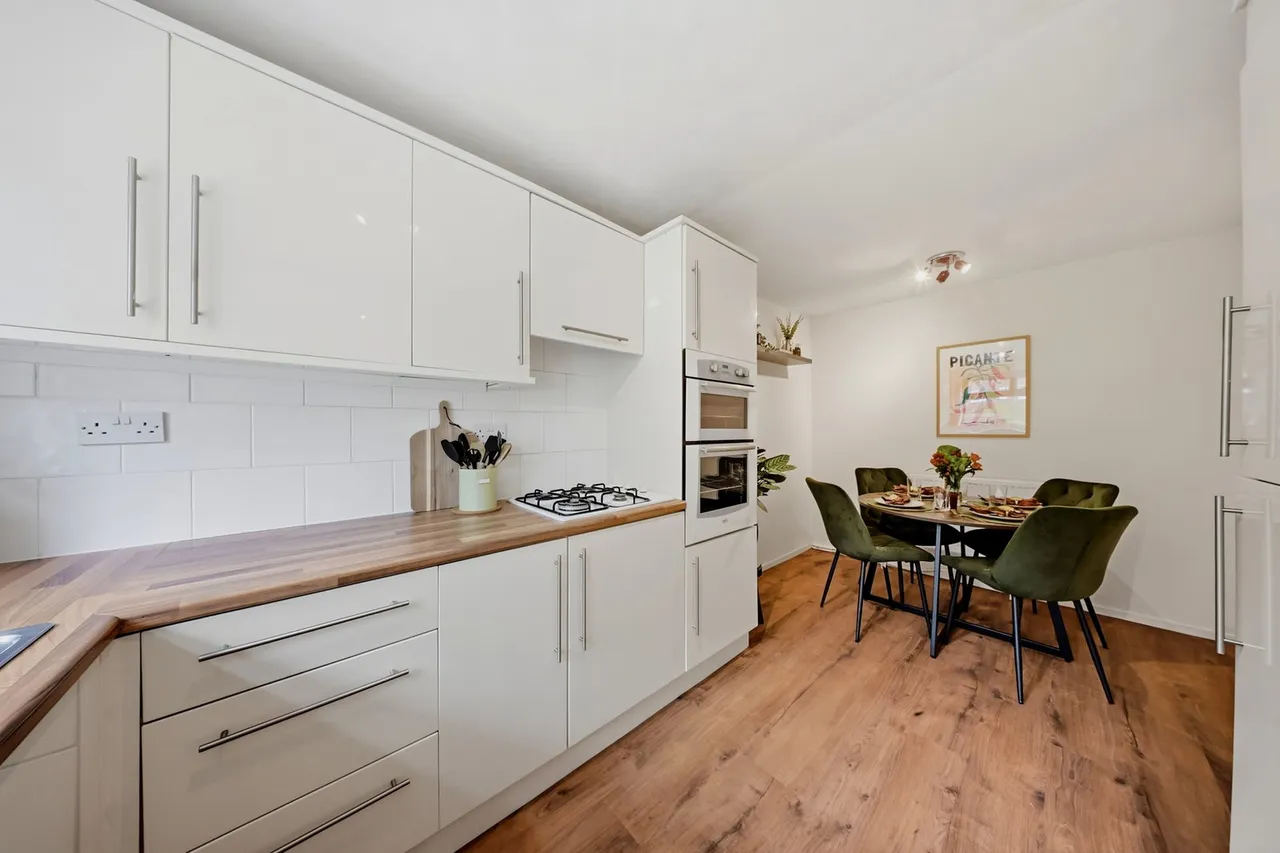 Summercroft, Chadderton, Oldham, OL9, photo 6