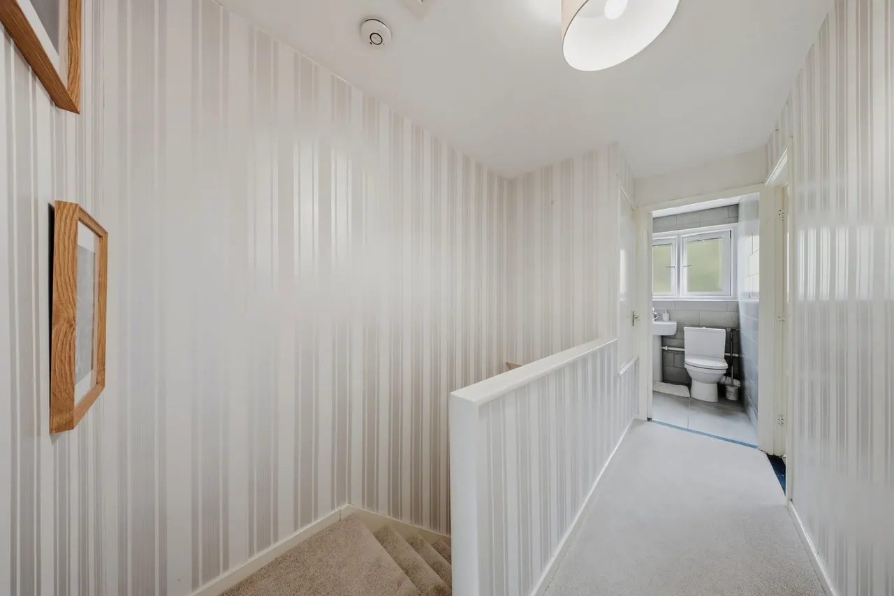 Summercroft, Chadderton, Oldham, OL9, photo 8