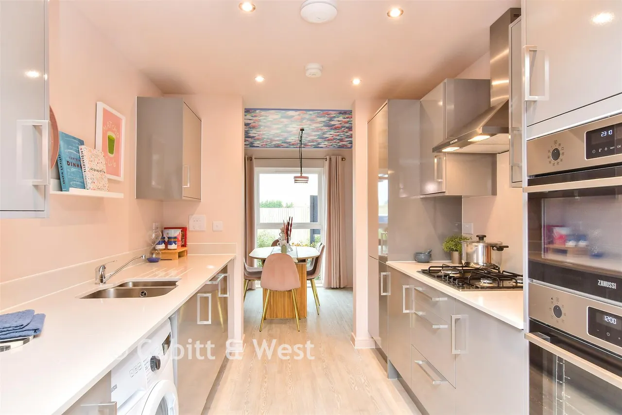 Elizabeth Square, Worthing, BN12, photo 2