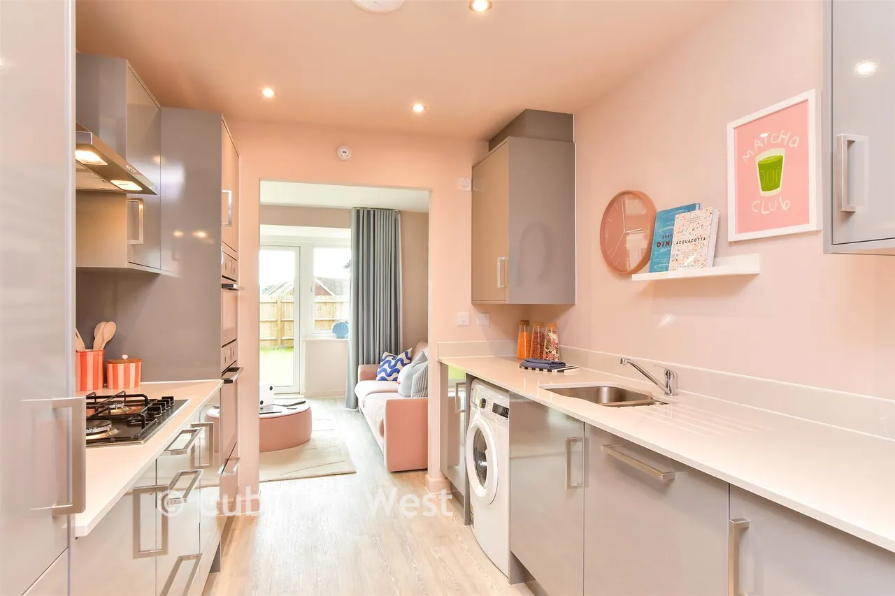 Elizabeth Square, Worthing, BN12, photo 23