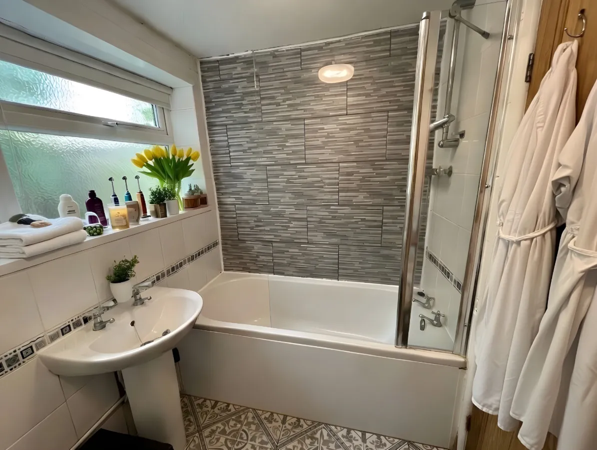 Downend Road, Bristol, BS16, photo 4