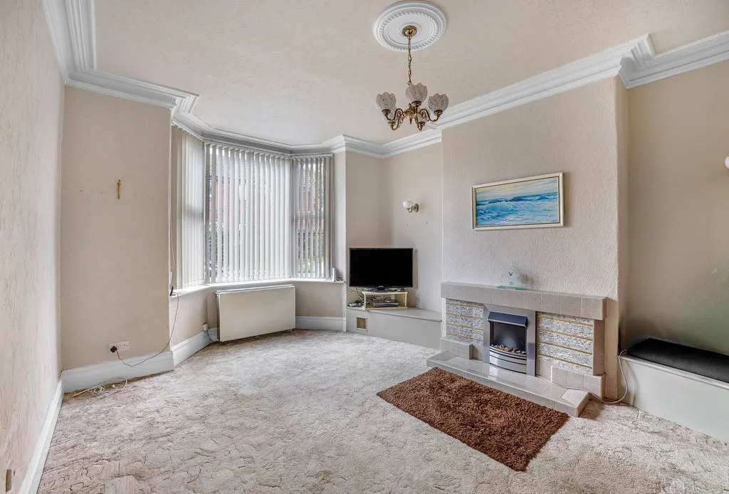 Castle Avenue, Rochdale OL11 4JJ, photo 3