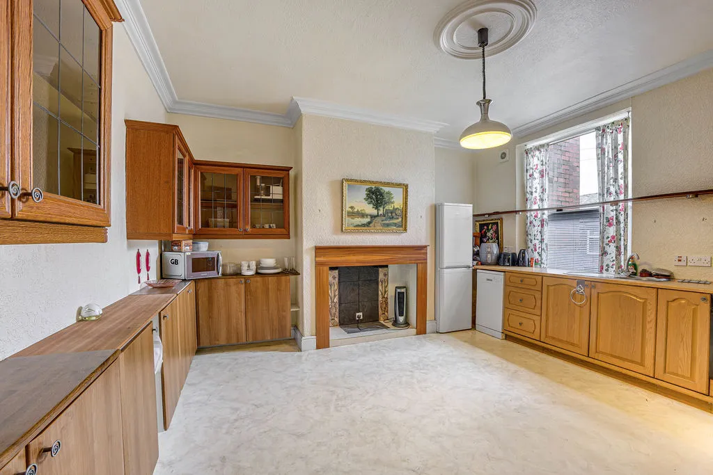 Castle Avenue, Rochdale OL11 4JJ, photo 4