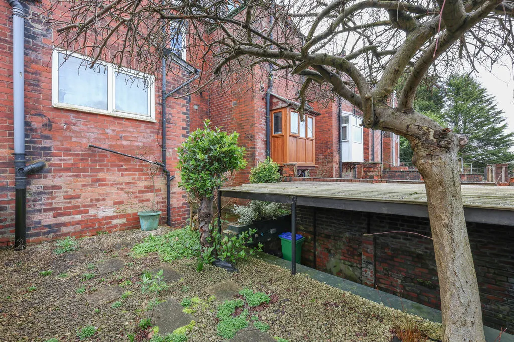 Castle Avenue, Rochdale OL11 4JJ, photo 15