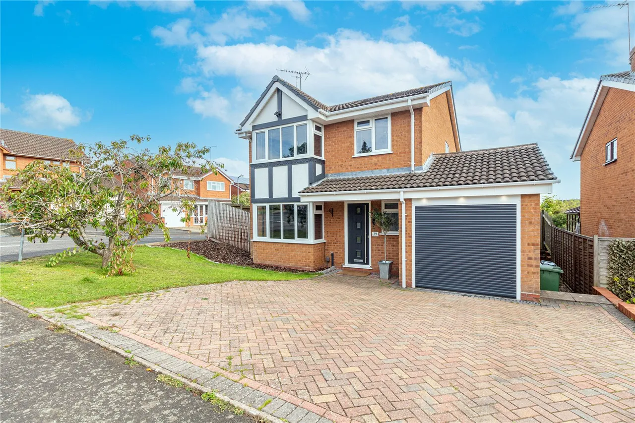 4 bed house for sale — Blackstitch Lane Webheath, Redditch, Worcestershire, B97 5TE