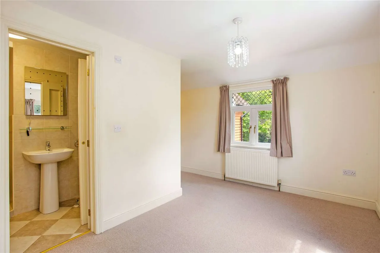 Brenchley Road, Horsmonden, Tonbridge, Kent, TN12 8DN, photo 12