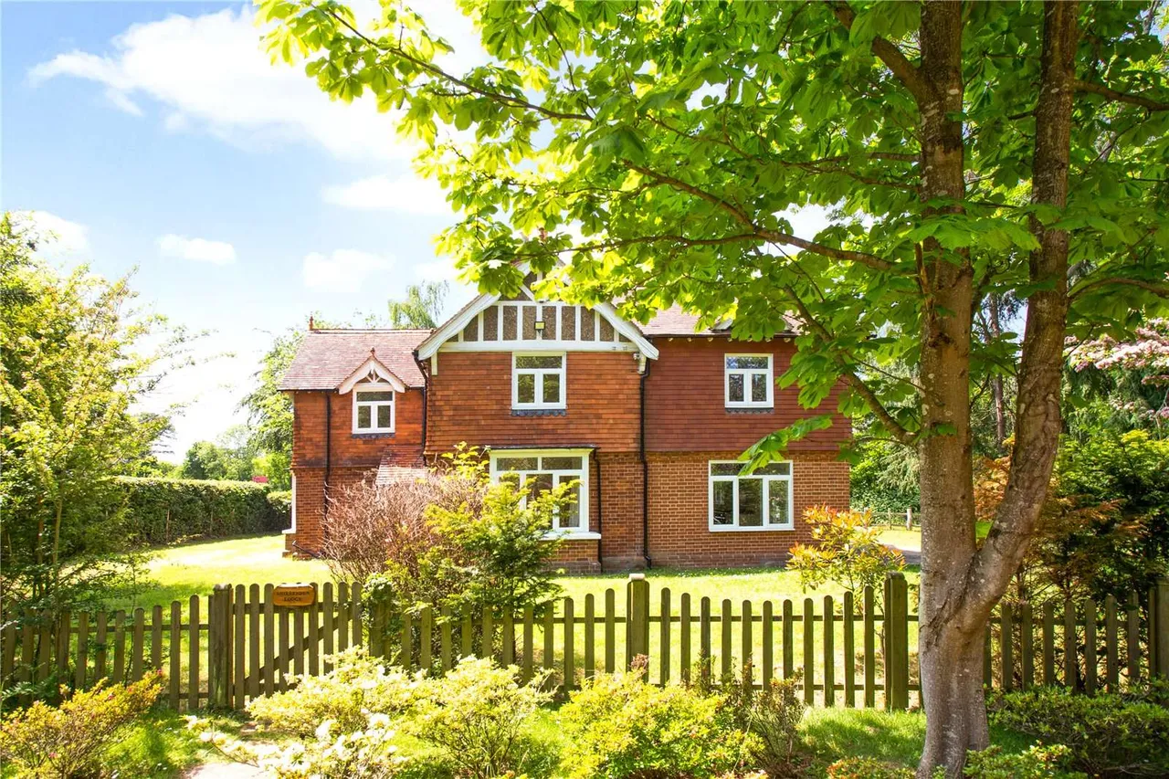 5 bed house to rent — Brenchley Road, Horsmonden, Tonbridge, Kent, TN12 8DN