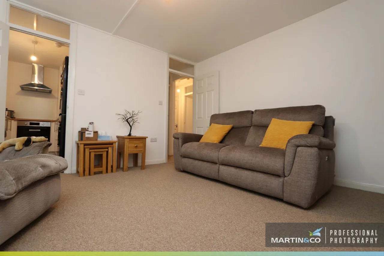 Rees Close, Newport, photo 8