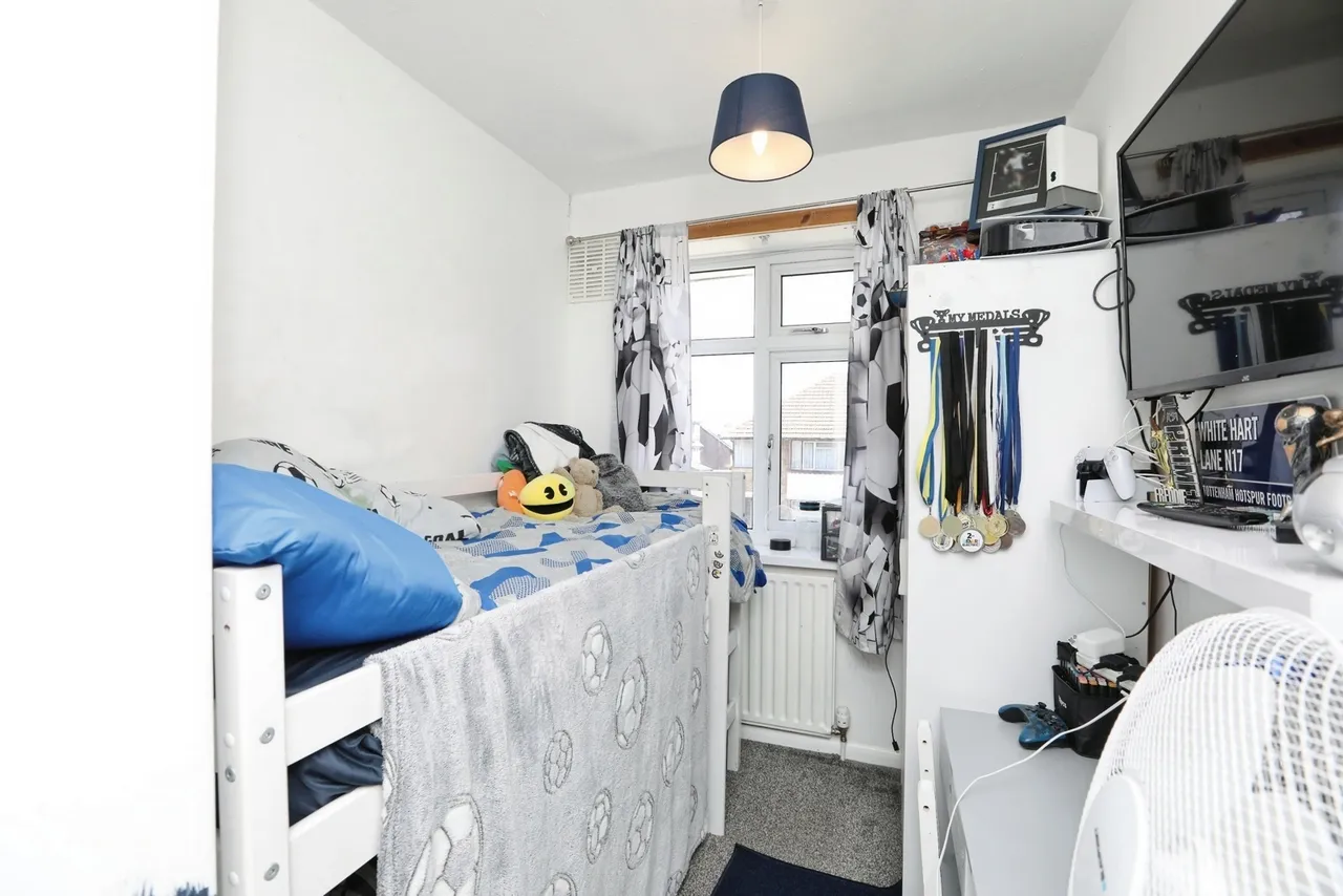 Suffolk Avenue, Rainham, Gillingham, Kent, ME8, photo 15