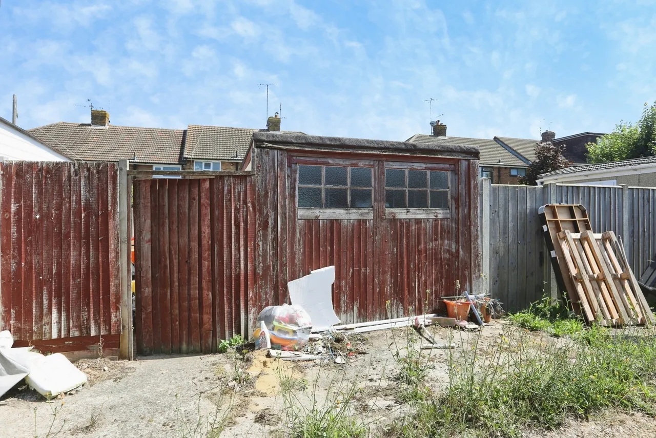 Suffolk Avenue, Rainham, Gillingham, Kent, ME8, photo 23