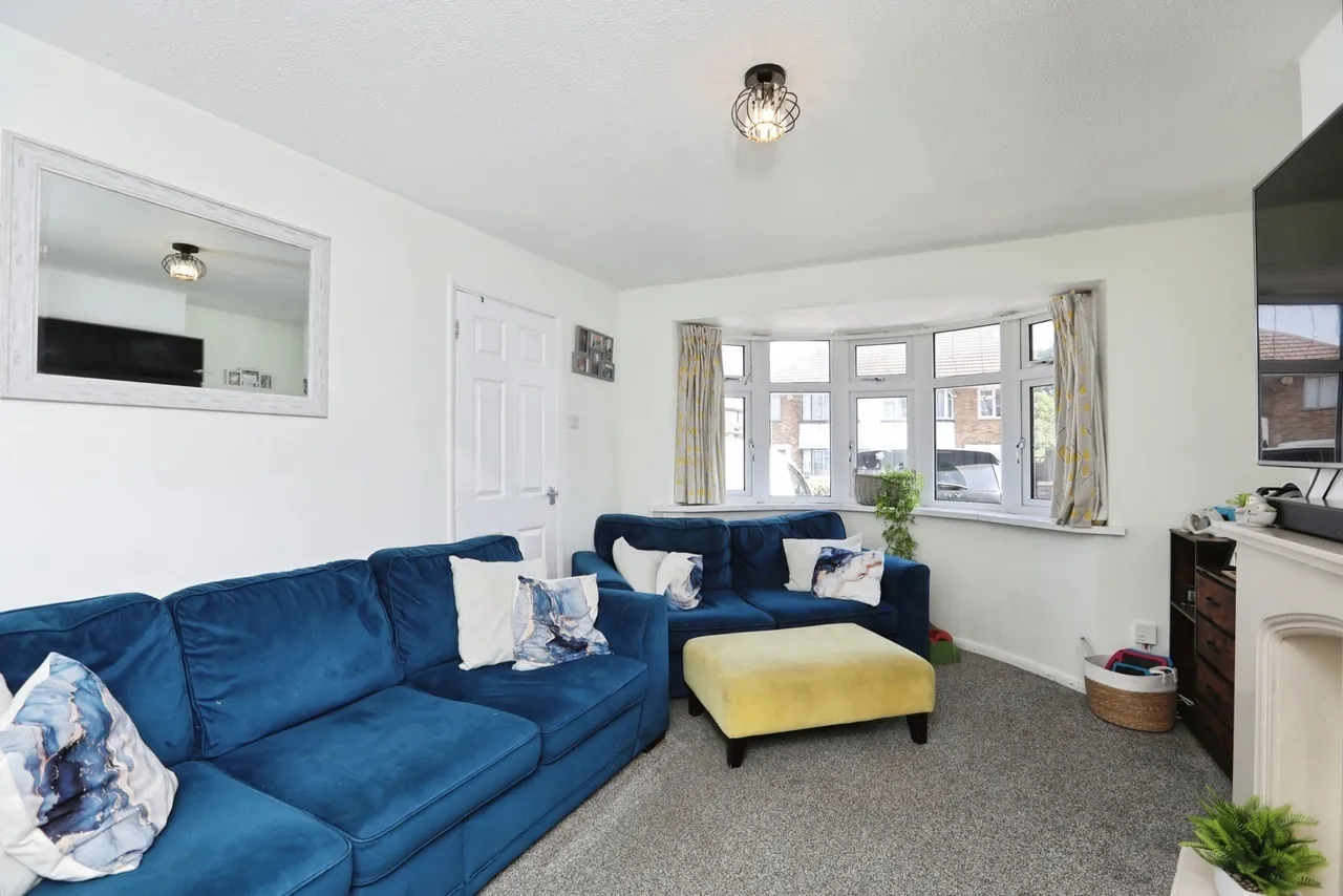 Suffolk Avenue, Rainham, Gillingham, Kent, ME8, photo 2