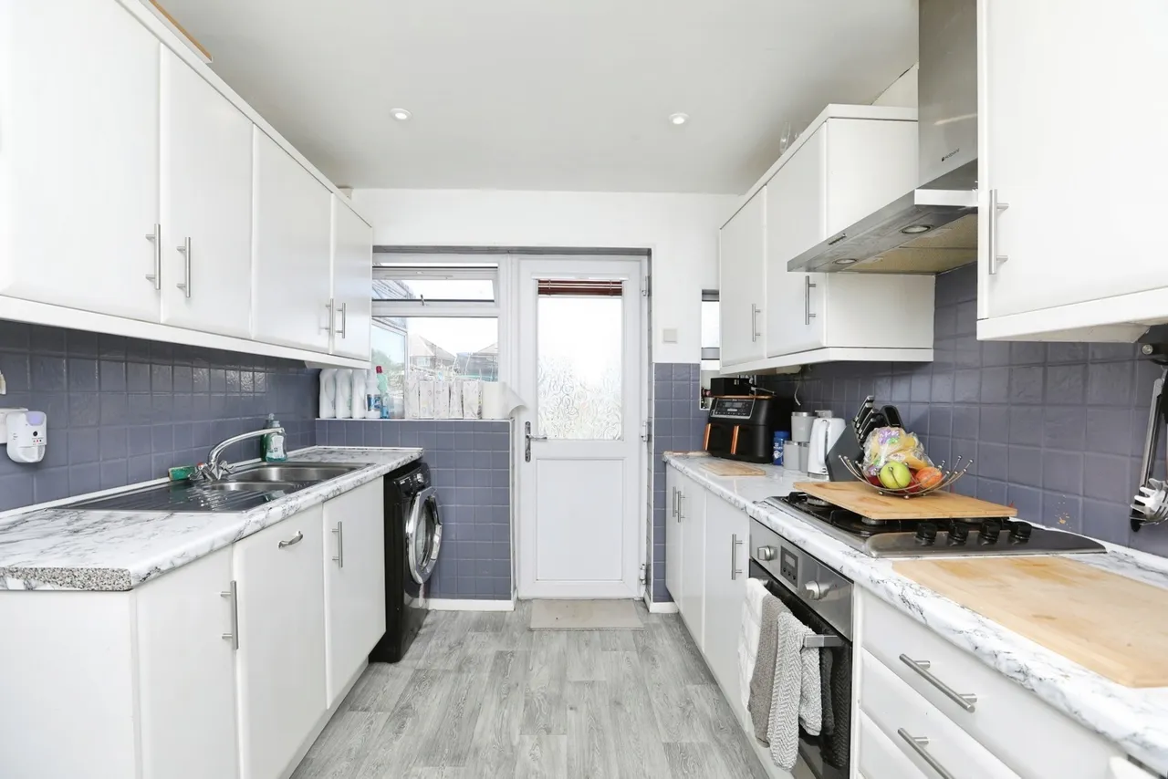 Suffolk Avenue, Rainham, Gillingham, Kent, ME8, photo 9