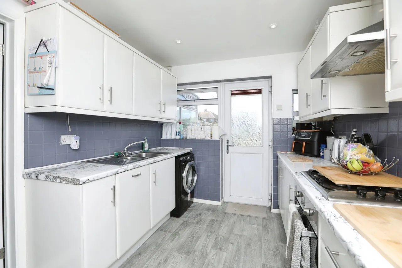 Suffolk Avenue, Rainham, Gillingham, Kent, ME8, photo 10