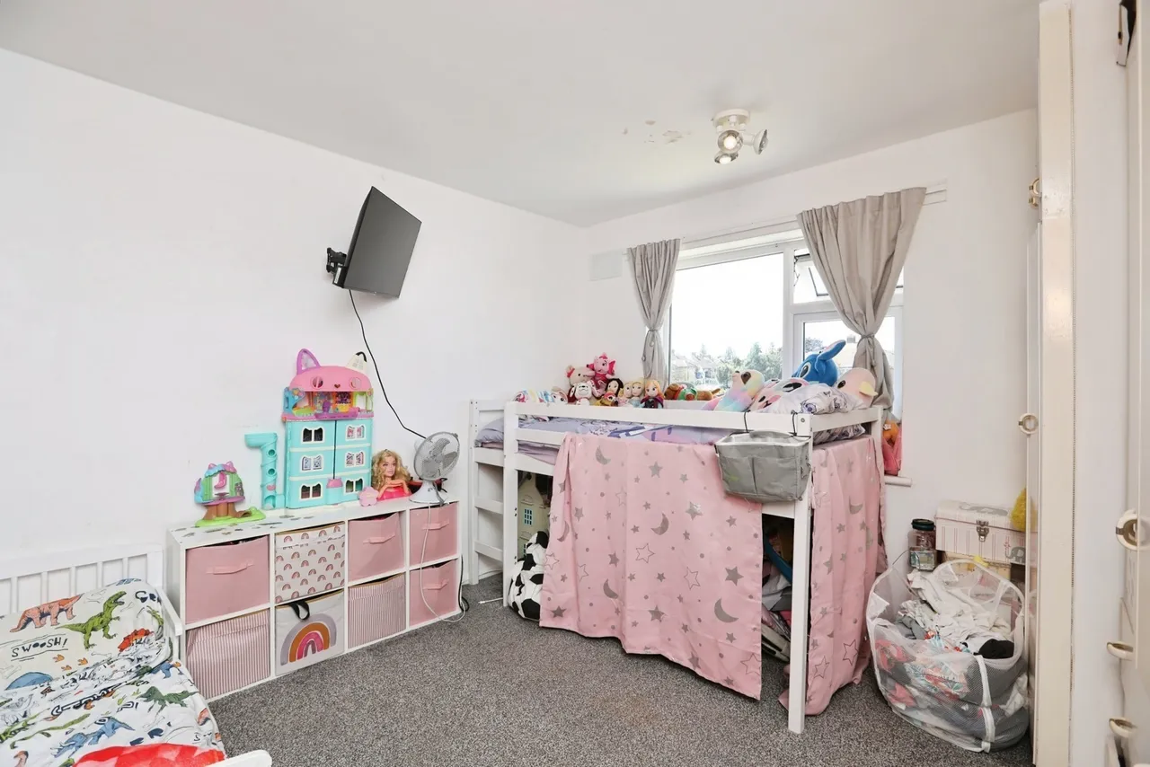 Suffolk Avenue, Rainham, Gillingham, Kent, ME8, photo 6