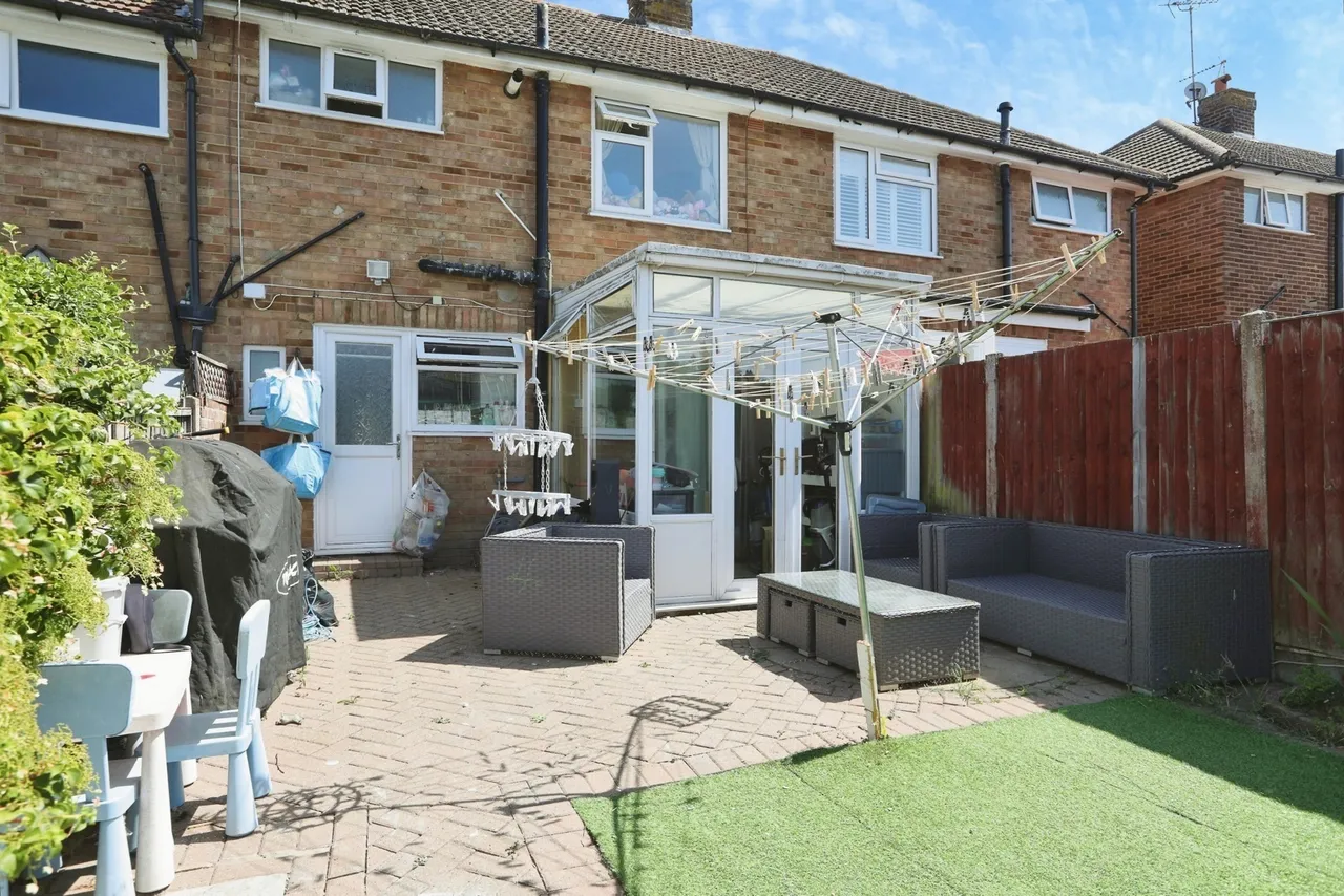 Suffolk Avenue, Rainham, Gillingham, Kent, ME8, photo 20