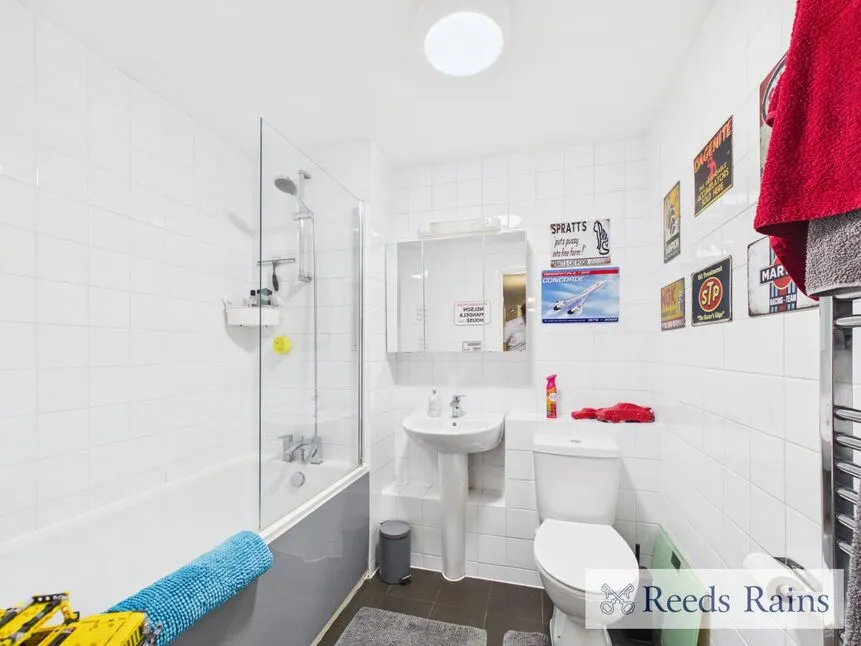 Rainham Road South, Dagenham, RM10, photo 11