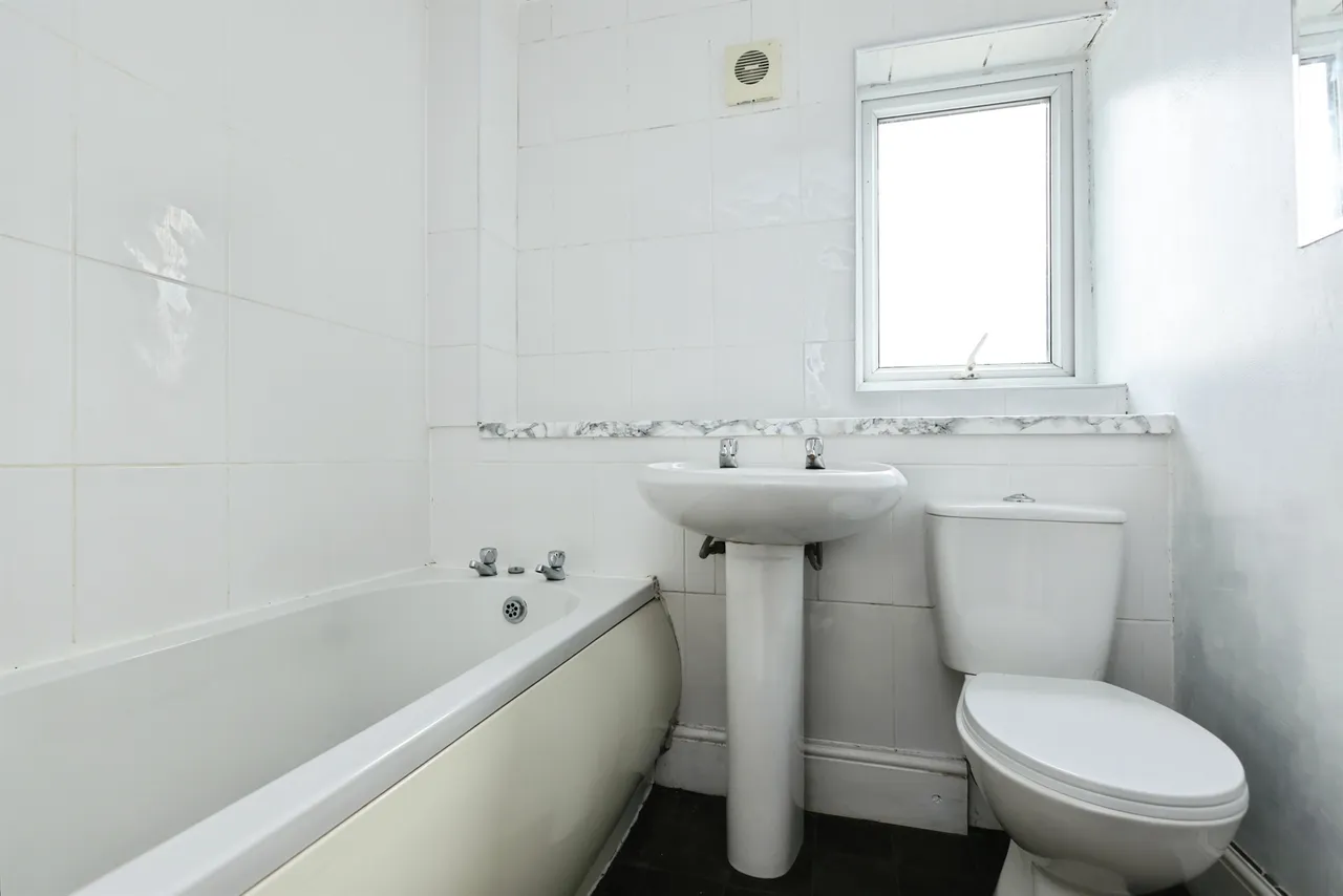 Singer Croft, Birmingham, B36, photo 17