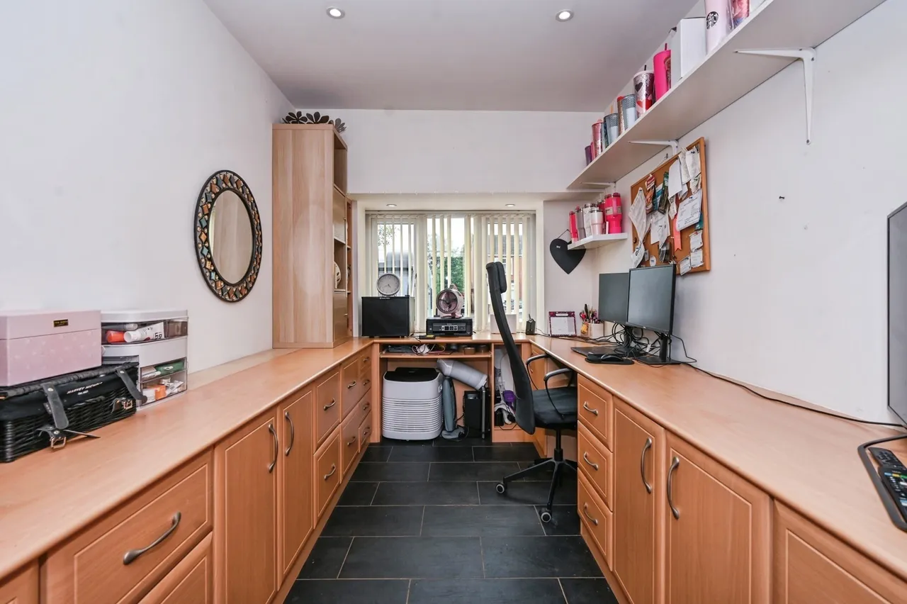 Liverpool Road, Widnes, WA8, photo 17