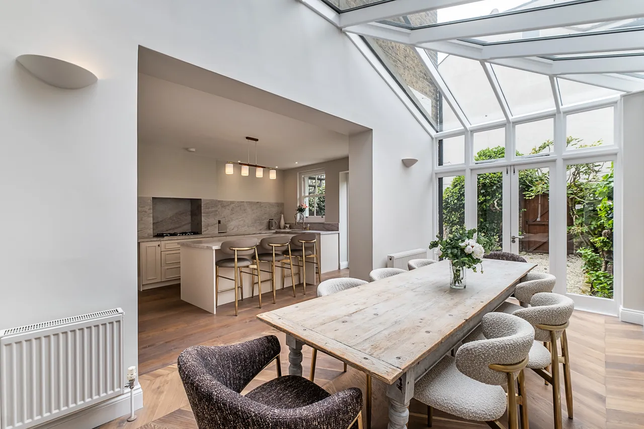 Clapham Common North Side, London, SW4, photo 6
