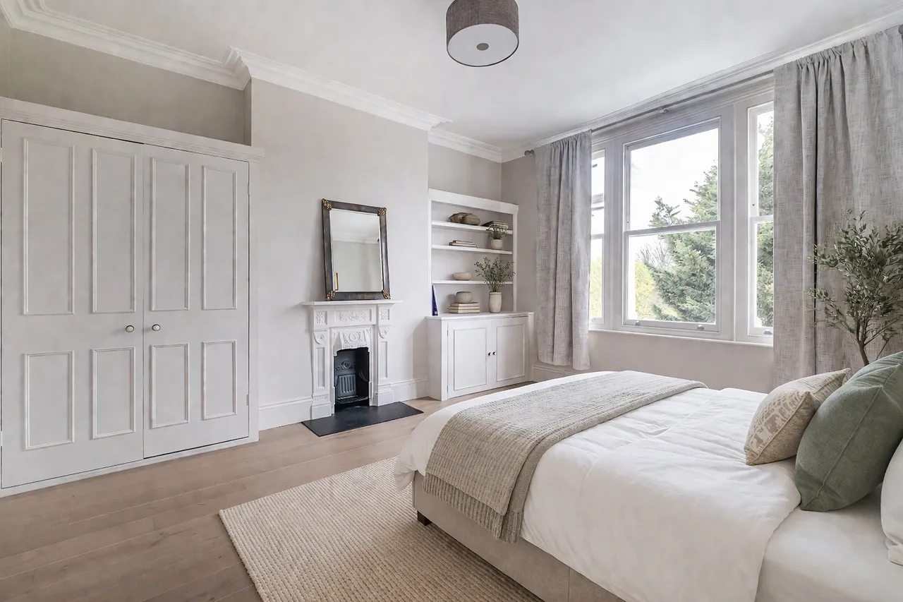 Clapham Common North Side, London, SW4, photo 3