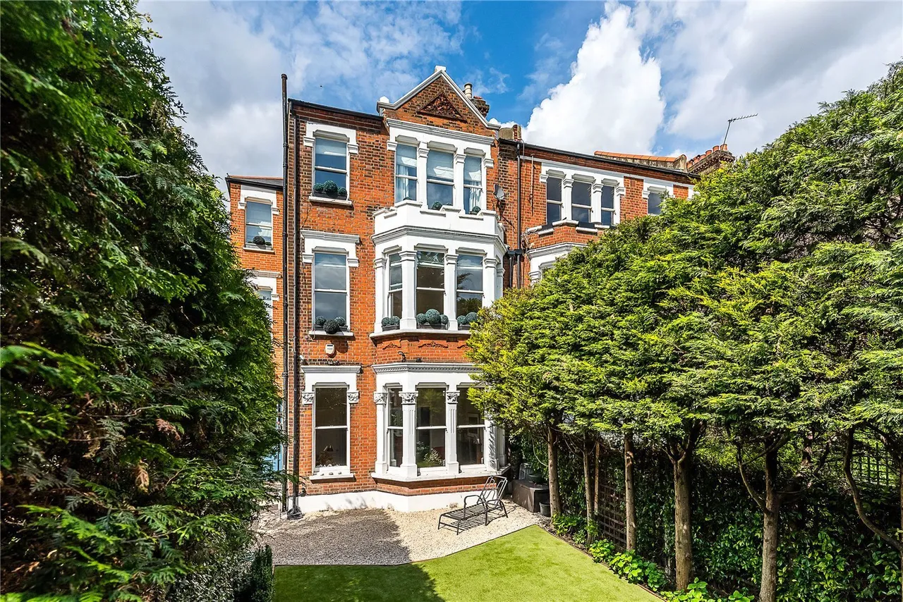 Clapham Common North Side, London, SW4, photo 7
