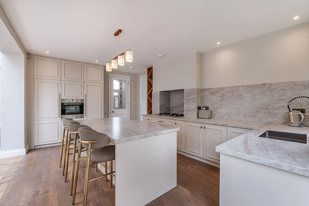 Clapham Common North Side, London, SW4, photo 11
