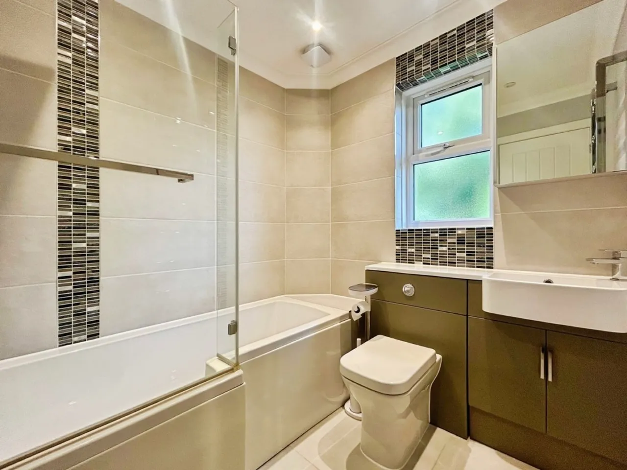 Wimborne Road, Bournemouth, photo 9