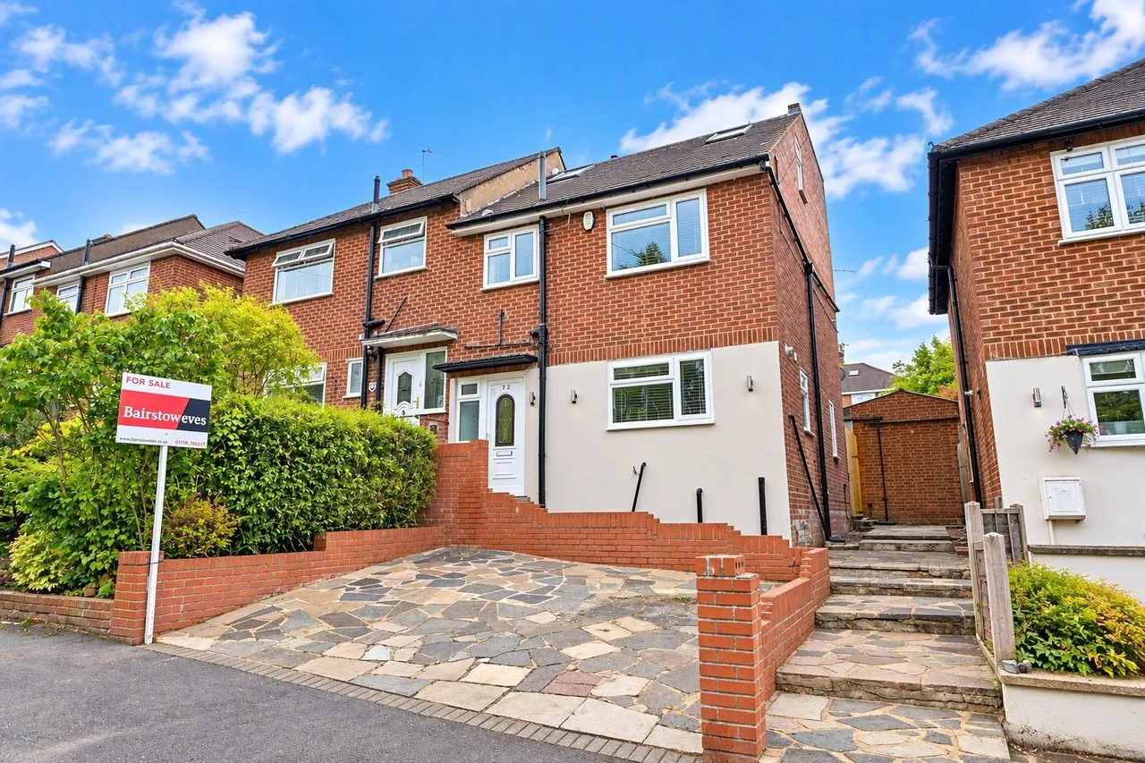 4 bed house for sale, St. Johns Road, Romford, RM5