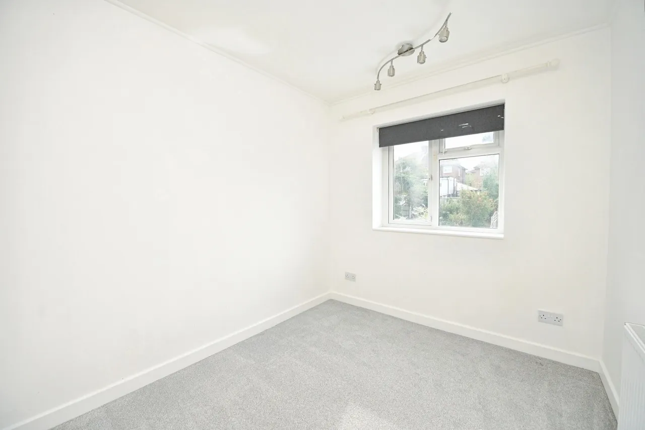 St. Johns Road, Romford, RM5, photo 7