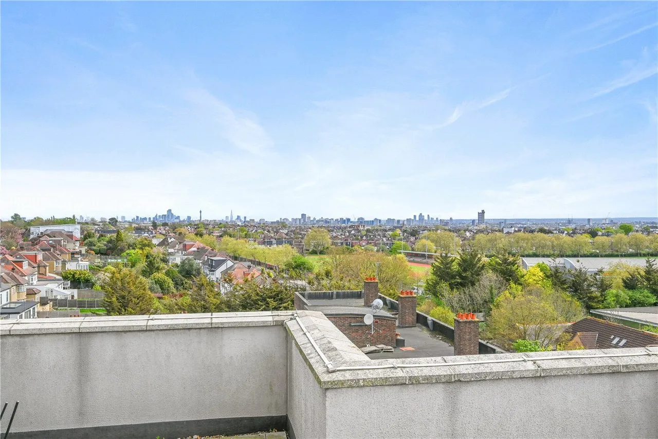 Donnington Road, London, NW10, photo 4