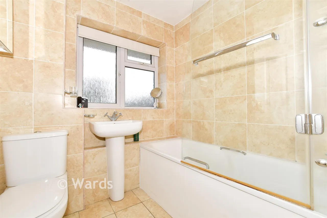 Corner Farm Road, Staplehurst, TN12, photo 10