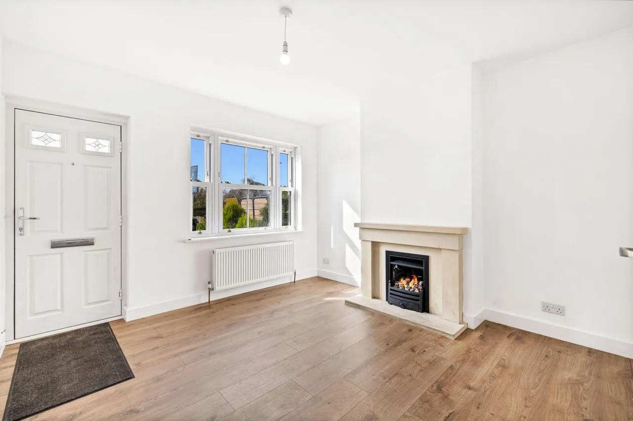 Dunnings Road, East Grinstead, RH19, photo 3