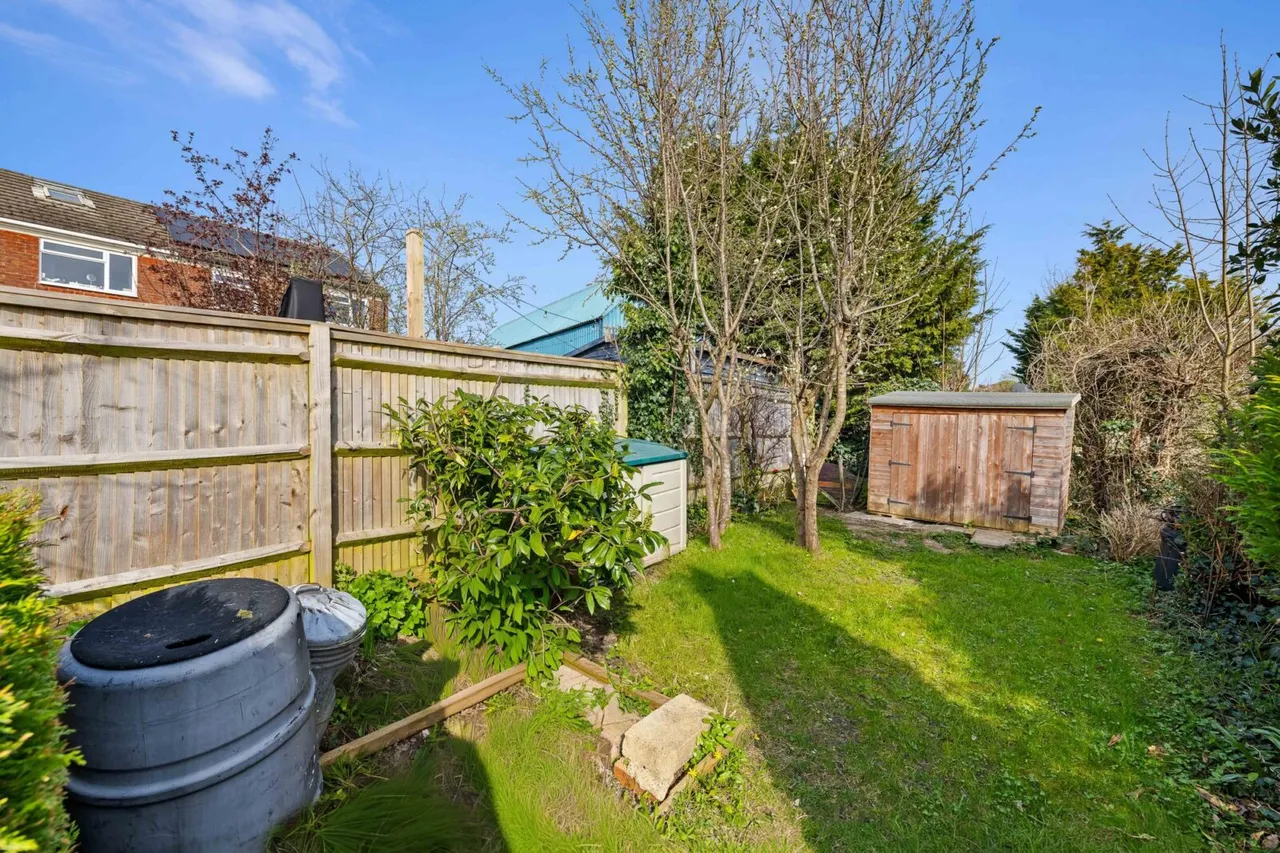 Dunnings Road, East Grinstead, RH19, photo 24