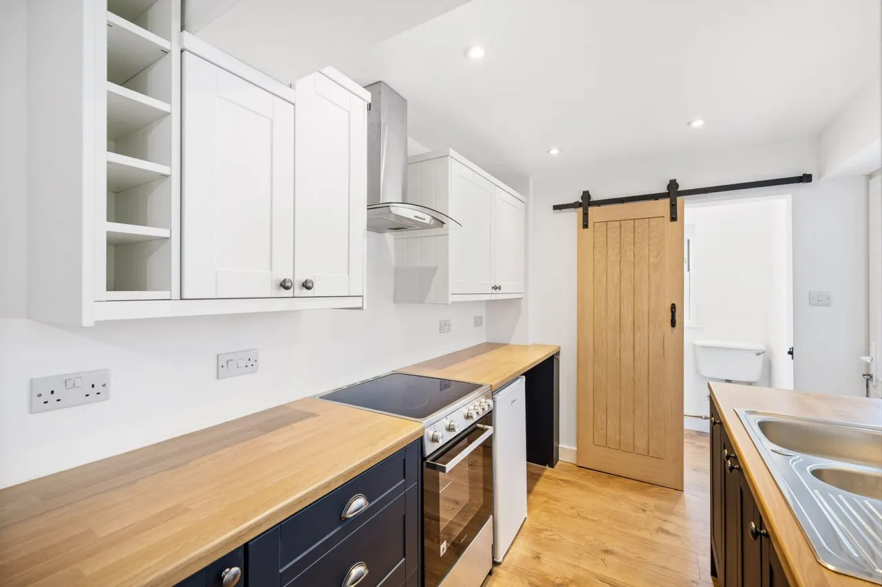 Dunnings Road, East Grinstead, RH19, photo 7