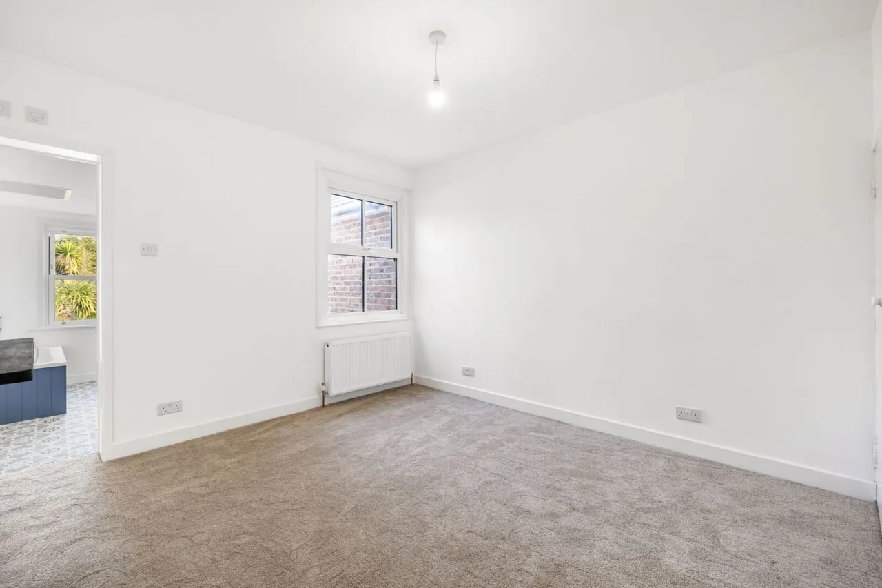 Dunnings Road, East Grinstead, RH19, photo 22