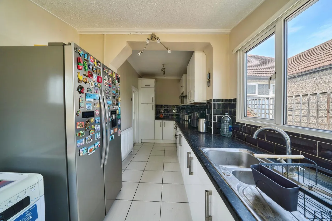 Clinton Crescent, Ilford, IG6, photo 10