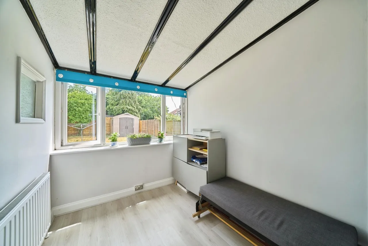 Clinton Crescent, Ilford, IG6, photo 12
