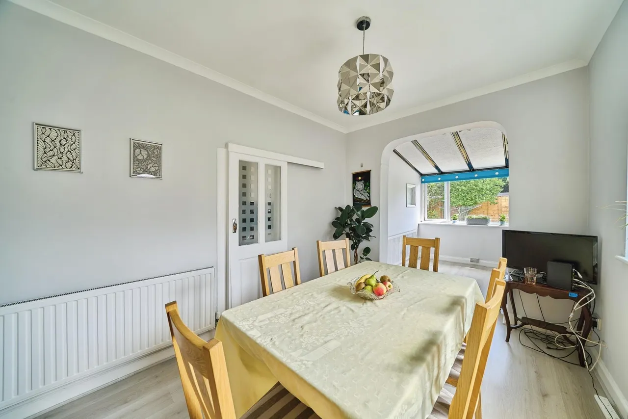 Clinton Crescent, Ilford, IG6, photo 7
