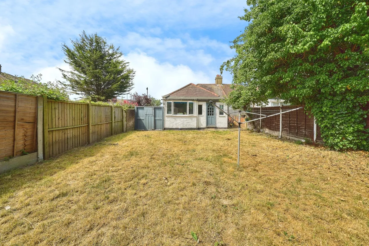 Clinton Crescent, Ilford, IG6, photo 14
